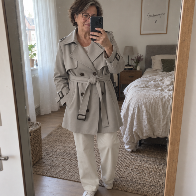 Marianne V. Beige maat M